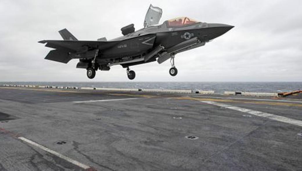 Σύγκρουση μαχητικού F-35B με ιπτάμενο τάνκερ KC-130J