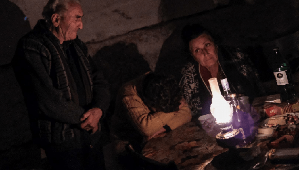 Οι Αζέροι βομβαρδίζουν το Στεπανεκέρτ: Οι κάτοικοι έχουν κρυφτεί στα καταφύγια