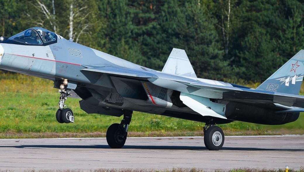 Ρώσοι πιλότοι κάνουν δοκιμές σε… «κάμπριο» μαχητικό αεροσκάφος (βίντεο)