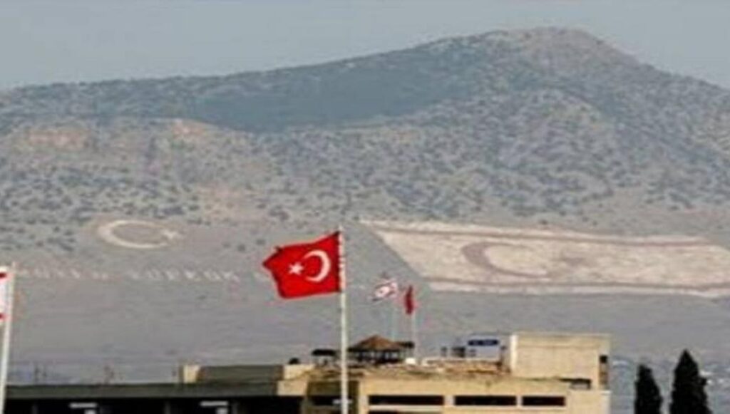 DW: Οι Τουρκοκύπριοι καλούνται να απαντήσουν αν θέλουν να γίνουν κομμάτι της Τουρκίας