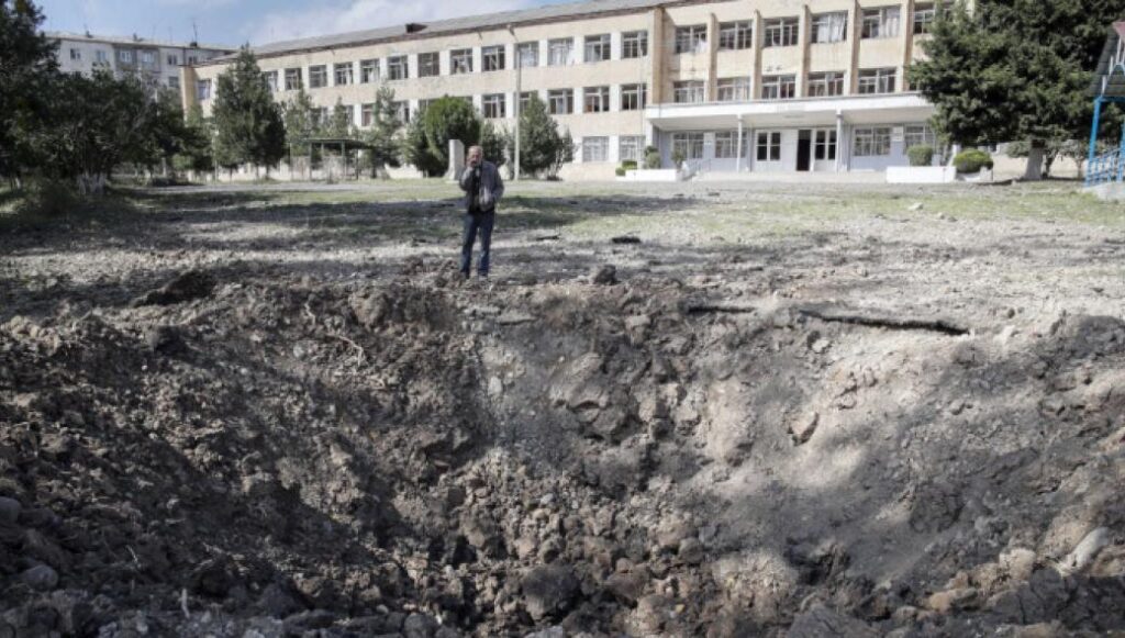 Ναγκόρνο – Καραμπάχ: Βομβαρδισμοί στην πόλη Στεπανακέρτ