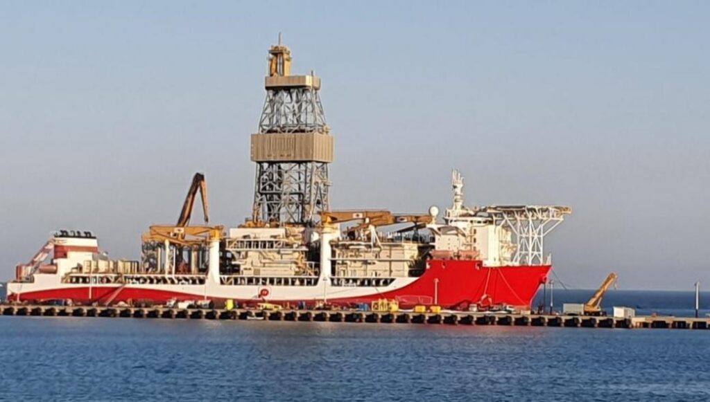 Οι Τούρκοι κατεβάζουν και γεωτρύπανο πλέον εκτός από το Oruc Reis