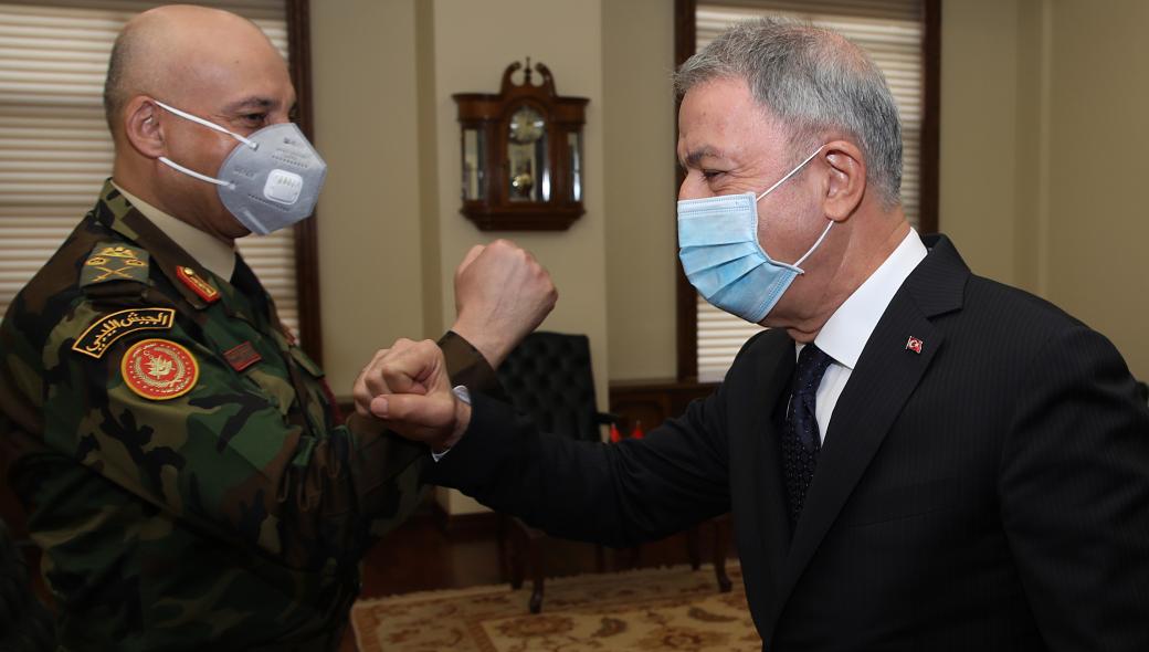 Ο Τούρκος υπουργός Άμυνας συναντήθηκε με τον αρχηγό των δυνάμεων της Τρίπολης