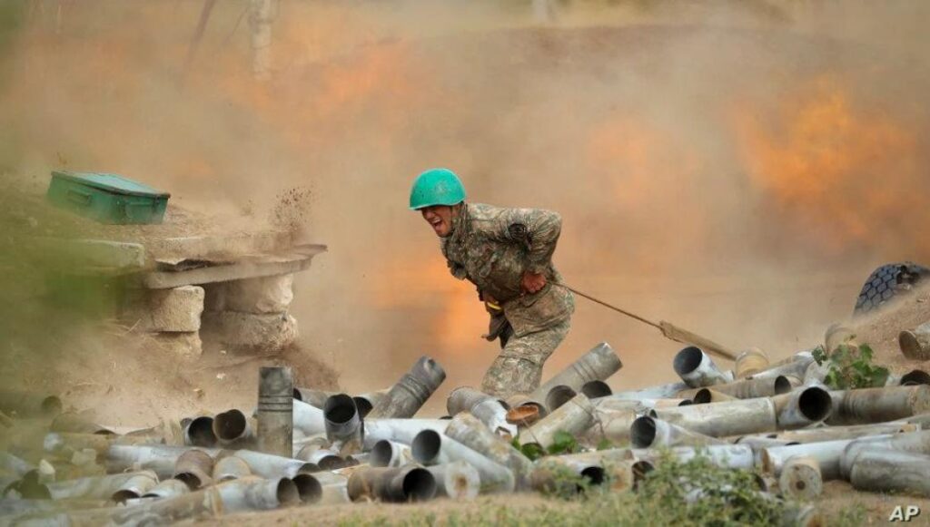 Υπουργείο Άμυνας Αρμενίας: Έδωσε στη δημοσιότητα βίντεο από νέο βομβαρδισμό δυνάμεων των Αζέρων