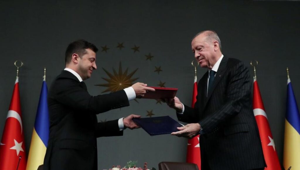 Πρόεδρος Ουκρανίας: «Θα παράξουμε κορβέτες και συστήματα αεράμυνας με την Τουρκία»