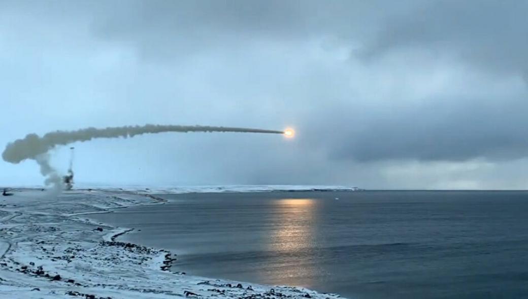 Πρώτη βολή του ρωσικού υπερηχητικού πυραύλου Onyx στον Αρκτικό Ωκεανό (βίντεο)