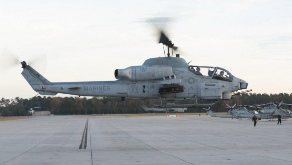 Οι Αμερικανοί πεζοναύτες αποσύρουν τα Bell AH-1W Super Cobra μετά από 34 χρόνια