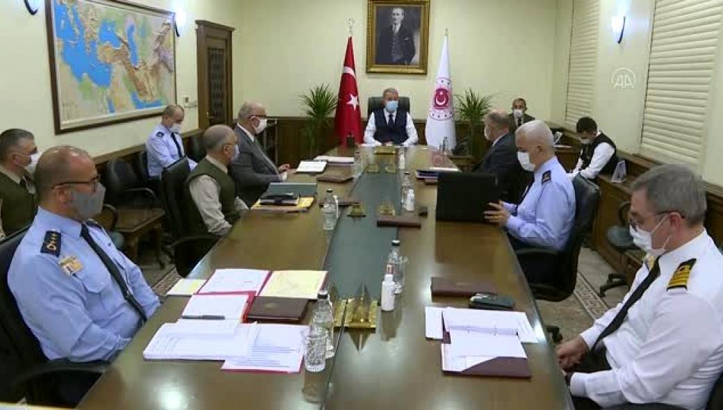 Χ.Ακάρ σε πολεμικό συμβούλιο: «Να μην προσπαθήσει η Ελλάδα κάτι που είναι πάνω από το μπόι της»