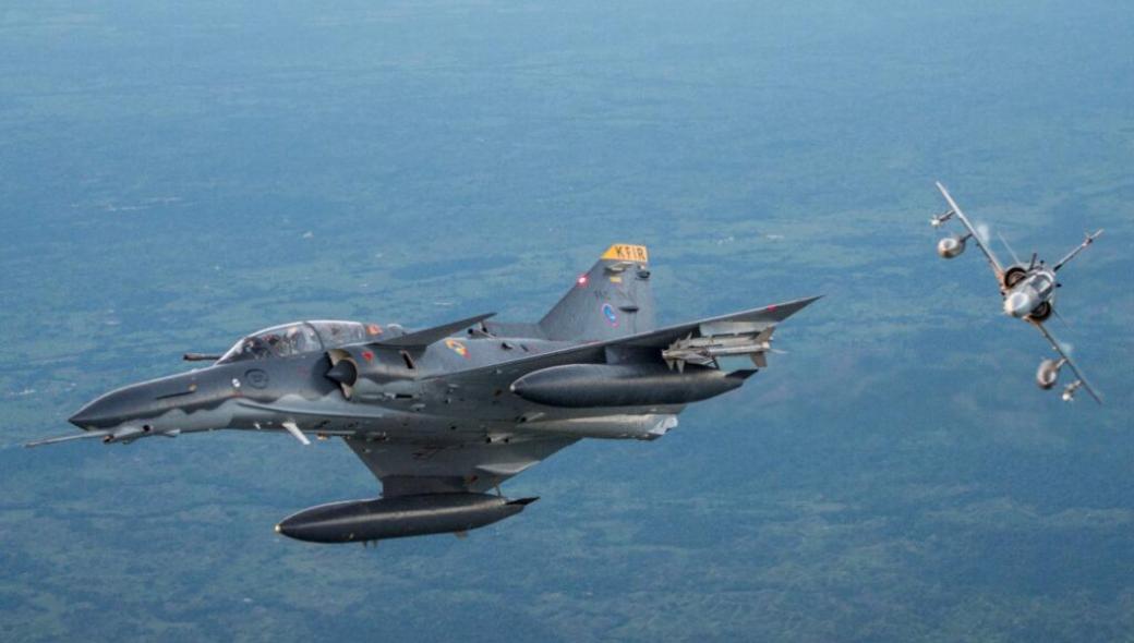 Άσκηση “Brotherhood Shield”: Κολομβιανά Kfir πετούν μαζί με B-52 της USAF