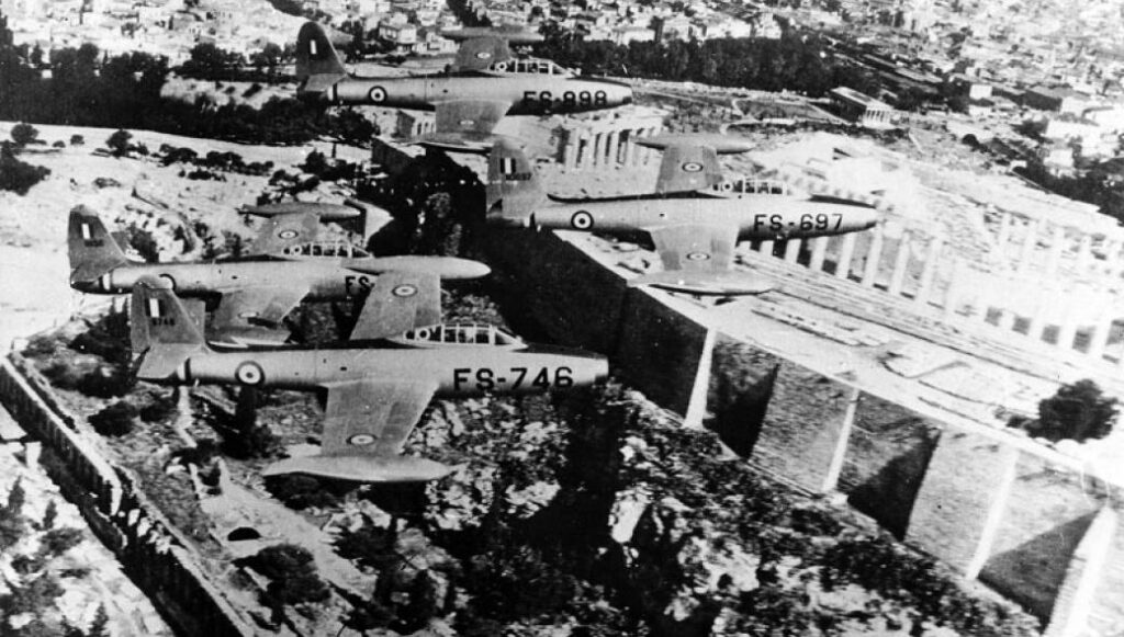 Το «Καρέ των Άσσων»: Το πρώτο ακροβατικό σμήνος της Ελληνικής Βασιλικής Αεροπορίας