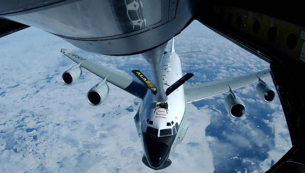 Καθημερινές οι πτήσεις αμερικανικών κατασκοπευτικών αεροσκαφών από τη Σούδα στη Μαύρη Θάλασσα