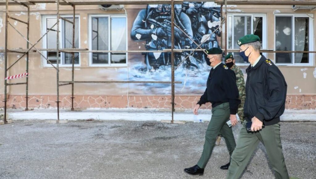 Α/ΓΕΕΘΑ K.Φλώρος: Επισκέφτηκε το στρατόπεδο των Ειδικών Δυνάμεων στο «Μεγάλο Πεύκο» (φώτο)