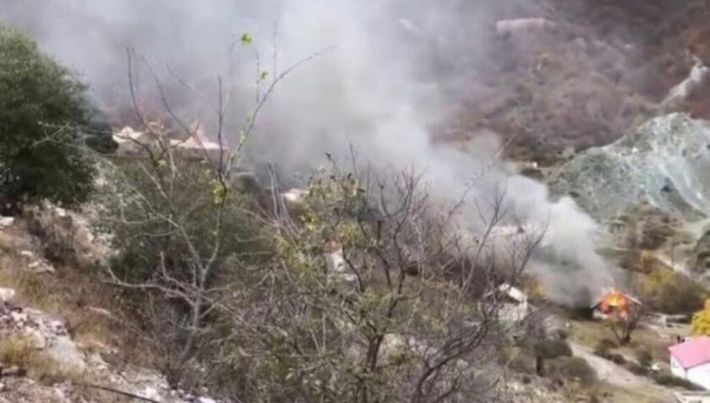 Αρμένιοι έκαψαν το χωριό τους από λάθος της κυβέρνησης – Ερμήνευσαν λάθος τις συμφωνίες