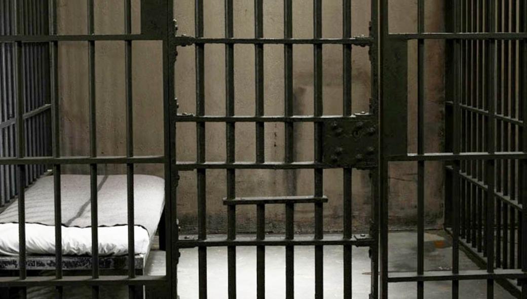 Υπόθεση «ψυχώ» στις φυλακές: Στο εδώλιο 34χρονος Ουκρανός που έπνιξε συγκρατούμενό του