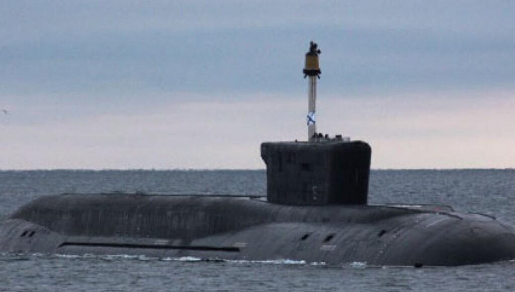 Ρωσικό Ναυτικό: Ομοβροντία Bulava από ρωσικό υποβρύχιο κλάσης Borei