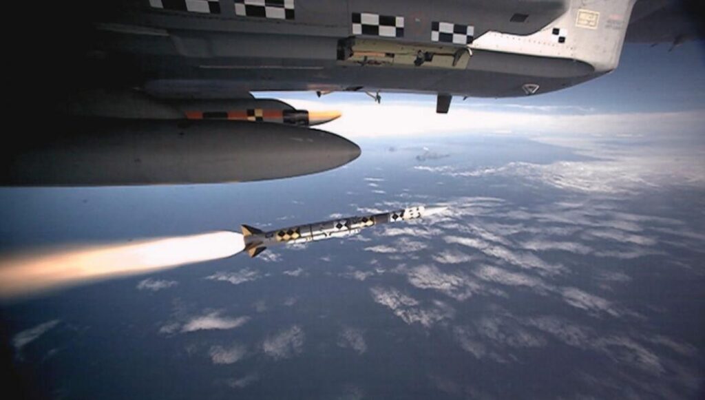 Ιαπωνία και Βρετανία συνεργάζονται για την ανάπτυξη του νέου βλήματος αεράμυνας JNAAM