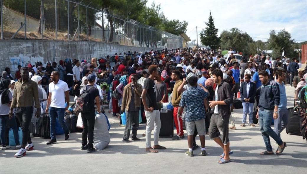 Σκηνές καθημερινότητας στη Λέσβο: Λαθραίος μετανάστης επιτέθηκε με σιδηρολοστό σε αστυνομικούς