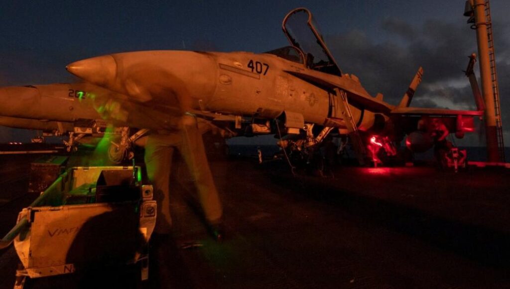 Με εντολή Ντ.Τραμπ το αεροπλανοφόρο USS Nimitz αναστρέφει πορεία και επιστρέψει στην αραβική Θάλασσα