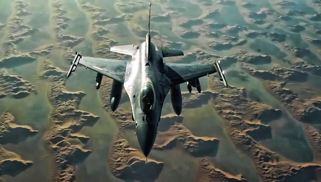 Βίντεο: Ανεφοδιασμός F-16 της USAF πάνω από τη Σομαλία