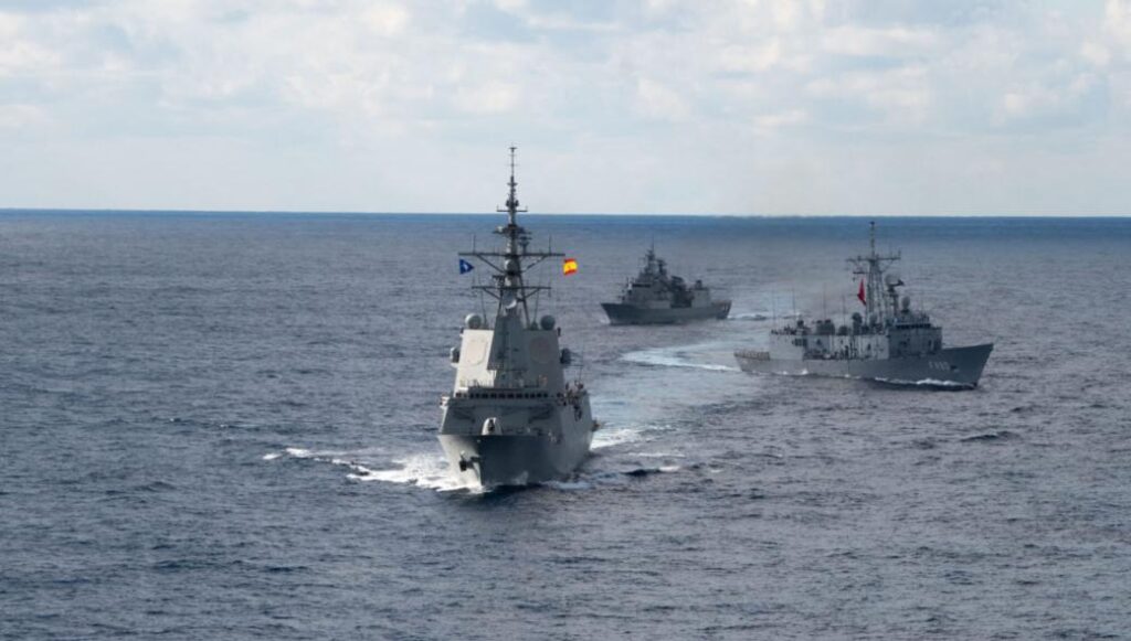 Συνεκπαίδευση μονάδων ΠΝ και αεροσκαφών ΠΑ με την SNMG 2 – Εντυπωσιακά βίντεο