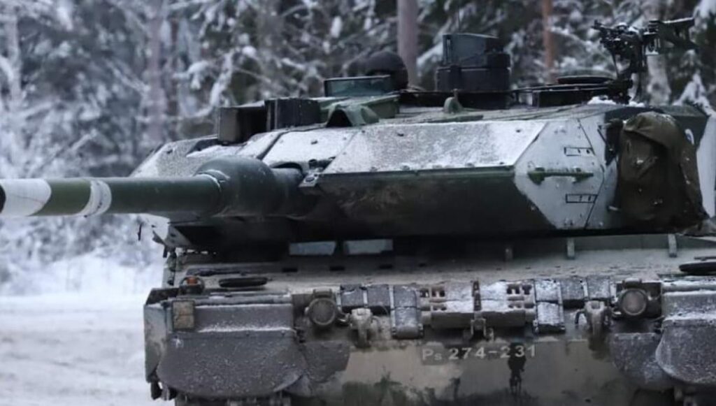 Leopard 2A6 στα χιονισμένα δάση της Φινλανδίας