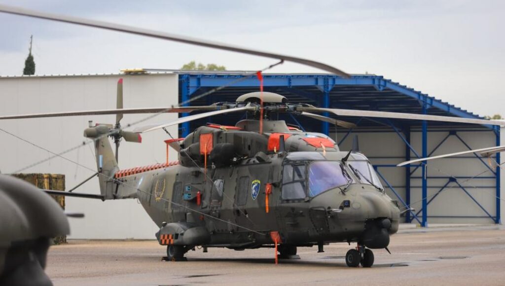 Α/ΓΕΕΘΑ Κ.Φλώρος: «Παρών» στην απονομή πτυχίων σε χειριστές ελικοπτέρων NH-90 TTH (φώτο)