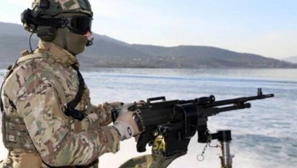 «Φωτιά» στον Σαρωνικό από τους ΟΥΚ: Άσκηση με πραγματικά πυρά από τα «βατράχια» του ΠΝ