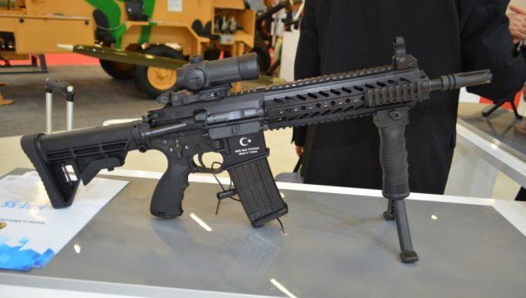 Νέα βελτιωμένη έκδοση του τυφεκίου μάχης MPT-76 παρουσίασε η τουρκική βιομηχανία