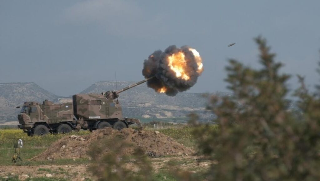 Έριξαν τις πρώτες βολές τα πυροβόλα Nora Alexander στην Κύπρο (βίντεο)