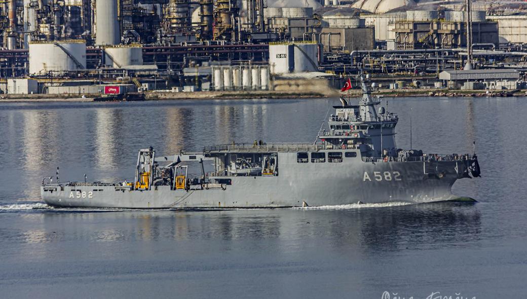Περίεργες κινήσεις από Άγκυρα: Στέλνουν σκάφος έρευνας και διάσωσης υποβρυχίων «δίπλα» στο Τσεσμέ