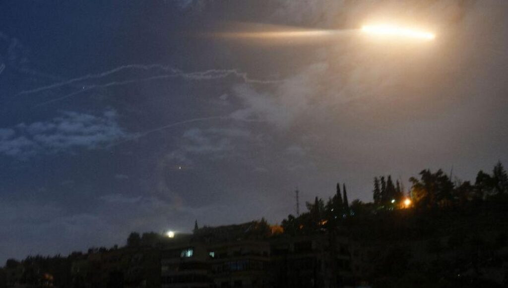 Βίντεο: Η συριακή αντιαεροπορική άμυνα απέκρουσε ισραηλινή επίθεση στην Δαμασκό