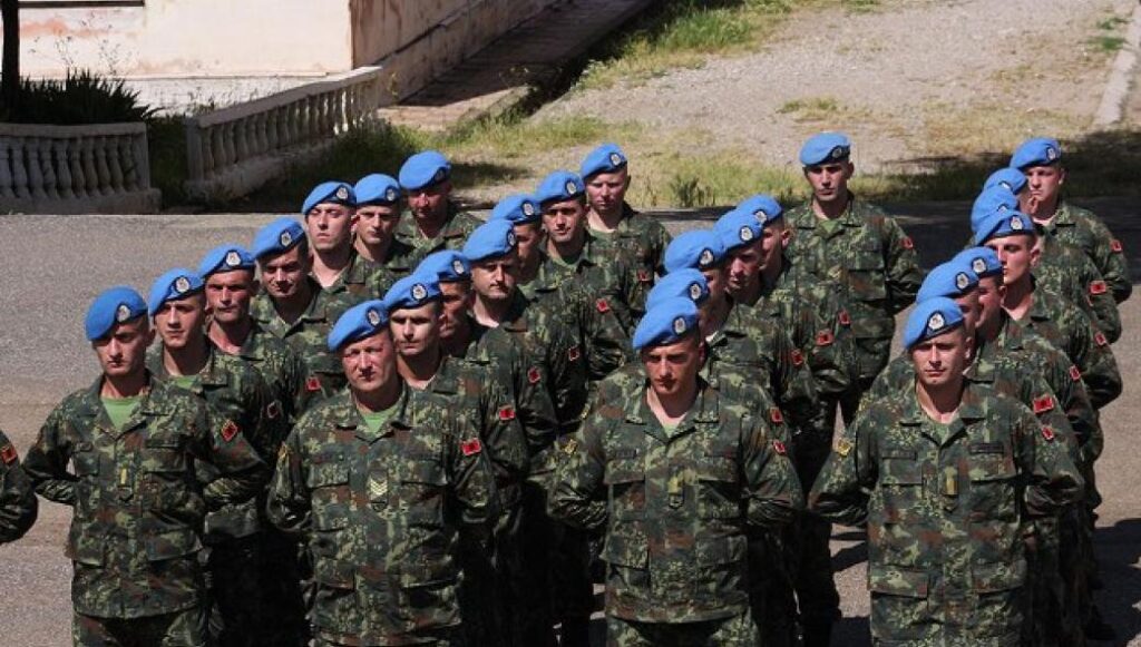 Η Αλβανία άρχισε εκπαίδευση πιλότων στρατιωτικών ελικοπτέρων