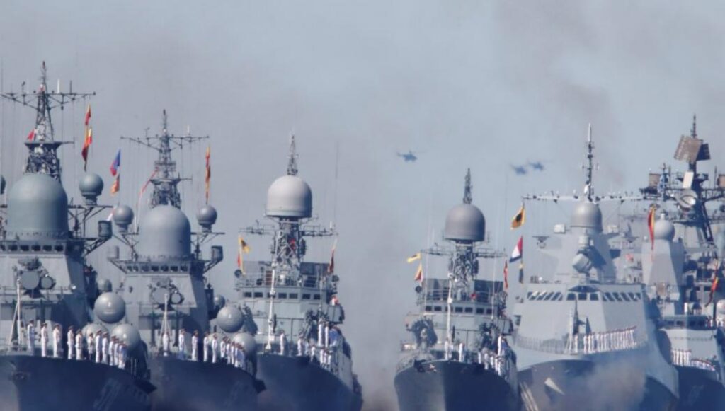 «Καζάνι» που βράζει μοιάζει η Μεσόγειος: Πέρασαν το Γιβραλτάρ ακόμη τέσσερα ρωσικά πολεμικά πλοία