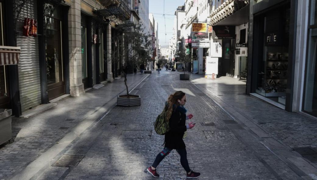 Η «δημοσκοπική κατάρρευση» οδήγησε την κυβέρνηση στο άρον άρον άνοιγμα της αγοράς