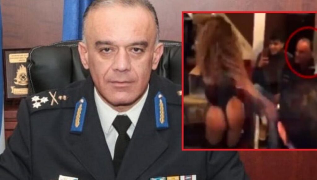 Σε πάρτι με ημίγυμνες χορεύτριες ο Αρχηγός Πυροσβεστικής του Μητσοτάκη! (βίντεο)