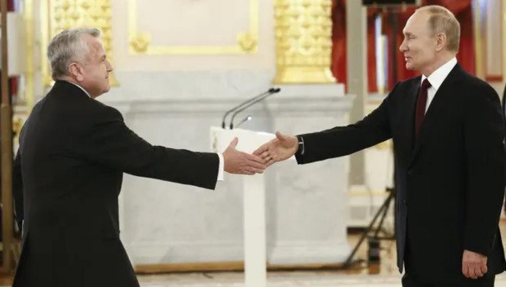Αποχωρεί ο Αμερικανός πρεσβευτής από την Μόσχα: Στην Ουάσιγκτον για «διαβουλεύσεις»