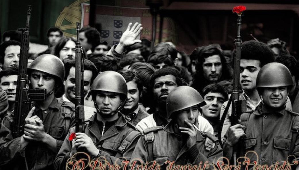 25 Απριλίου 1974: Επανάσταση των Γαρυφάλλων – Όταν ο στρατός ανατρέπει την δικτατορία