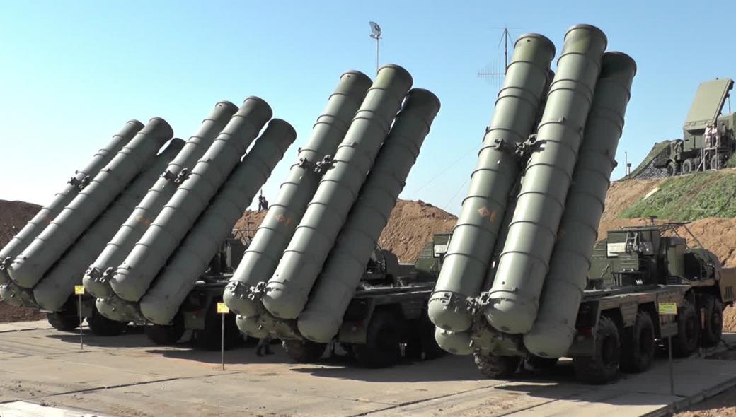 Ρωσία: Επίδειξη των S-400 σε Aκολούθους Άμυνας (φώτο)