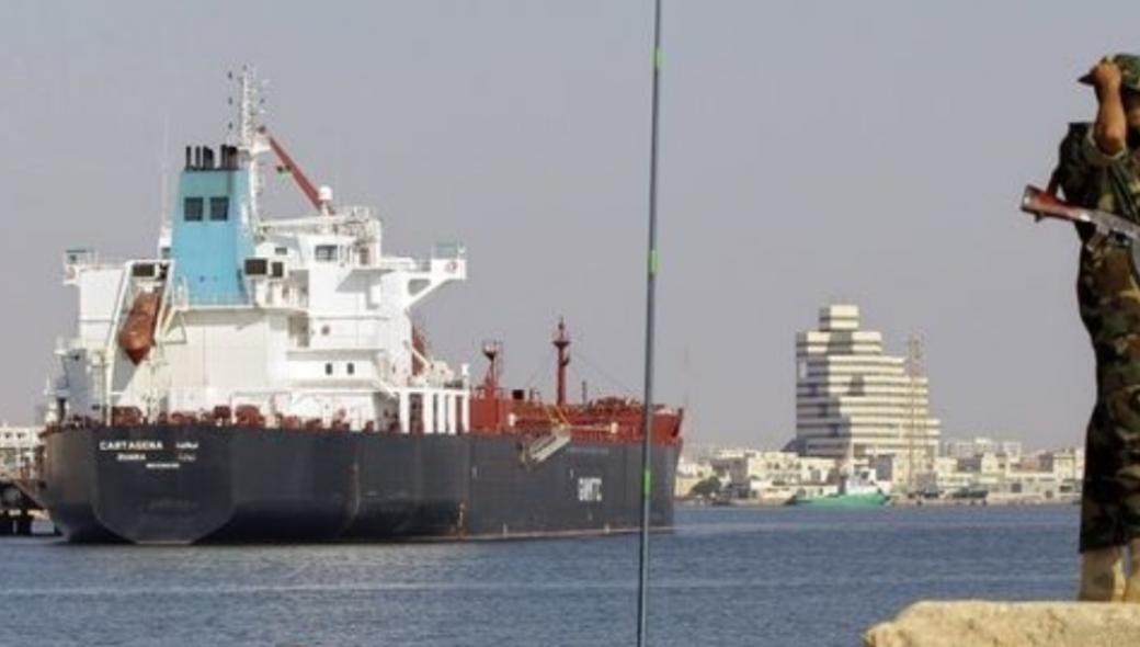 Λιβυκό στρατιωτικό σκάφος άνοιξε πυρ κατά ιταλικού αλιευτικού – Τραυματίας ο καπετάνιος του