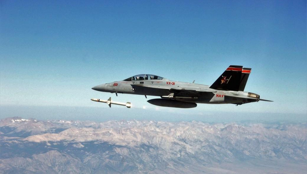 Με επιτυχία η πρώτη δοκιμή βλήματος AGM-88E AAARGM-ER από F/A-18 Super Hornet