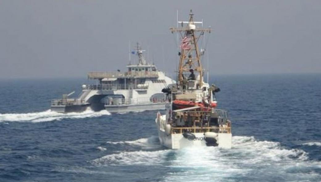 Αμερικανικό πλοίο άνοιξε πυρ κατά ιρανικών σκαφών στα Στενά του Χορμούζ