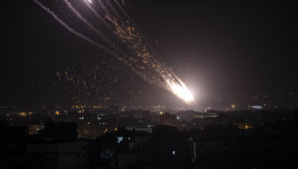 Ενεργοποιήθηκε το Iron Dome και στο βόρειο Ισραήλ: 1.500 ρουκέτες από την Χαμάς -Πάνω από 70 νεκροί