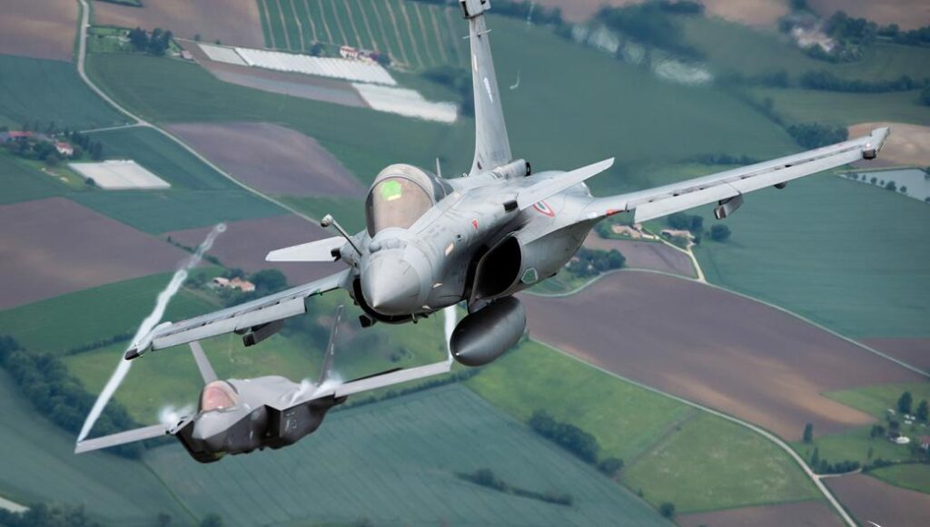 Γαλλία: Έλληνες πιλότοι που εκπαιδεύονται στα Rafale στην άσκηση “Atlantic Trident 21”