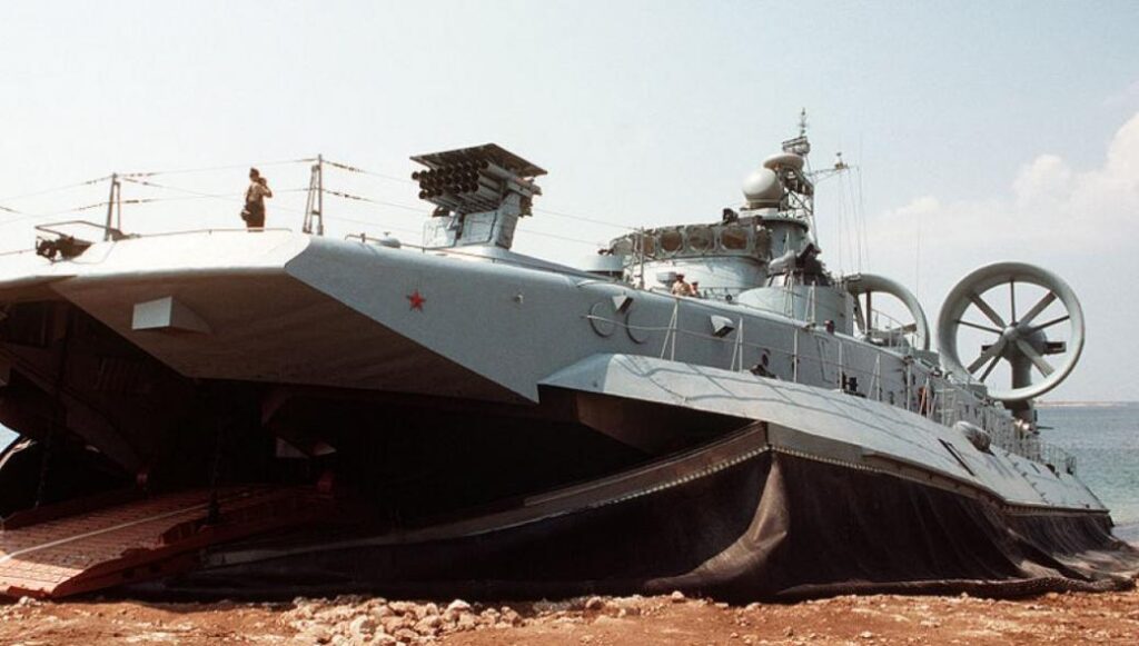 ΠΤΜ Zubr: Στοίχημα η επιχειρησιακή διαθεσιμότητα των σκαφών της Διοίκησης Αμφίβιων Δυνάμεων