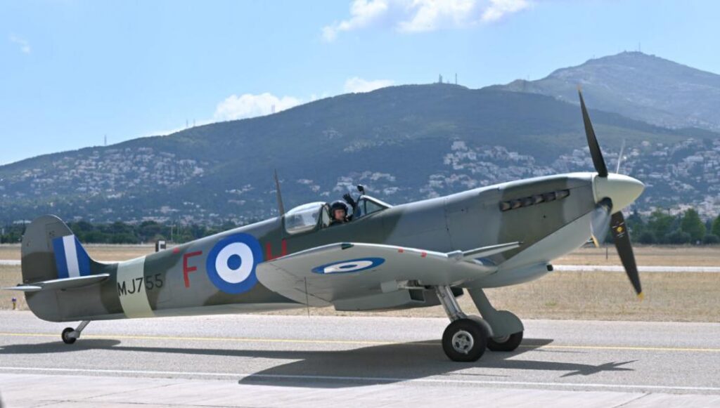 Spitfire Mk IX MJ755: Έφτασε στο Τατόι το αεροσκάφος σύμβολο της Ελληνικής Αεροπορίας