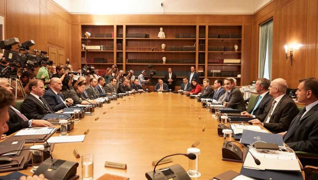 Δεν υφίσταται θέμα ανασχηματισμού κατά Α.Πελώνη