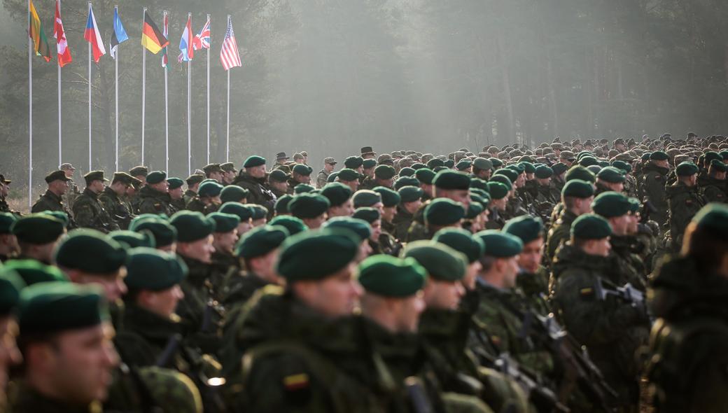 Στα σύνορα με την Κριμαία το ΝΑΤΟ: Ο Ζελένσκι ανακοίνωσε την ένταξη της Ουκρανίας