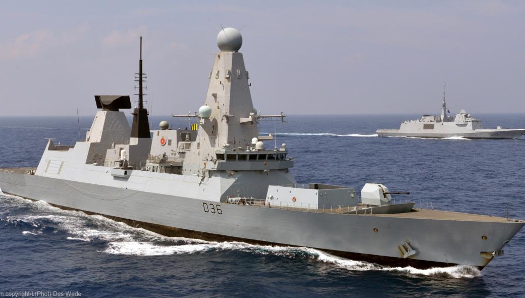 Στην Οδησσό κατέπλευσε το επιβλητικό HMS Defender του βρετανικού Ναυτικού