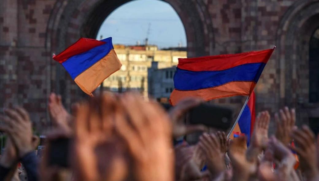 Άνοιξαν σήμερα οι κάλπες στην Αρμενία στον απόηχο της ήττας στο Ναγκόρνο-Καραμπάχ