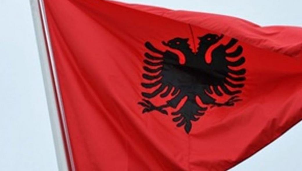 Σάλος στην Αλβανία: «Ο δικέφαλος αετός είναι βυζαντινό σύμβολο, δεν μας εκφράζει»